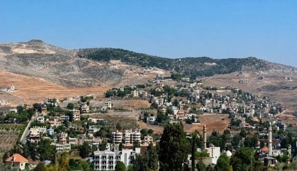 مدفعية الاحتلال الاسرائيلي استهدفت اطراف ميفدون وبلدة كفرتبنيت في جنوب لبنان.
