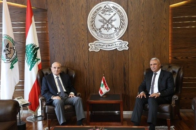 منسى عرض مع القائم بالأعمال السوري 
ضبط الحدود وتابع مع شقير الأوضاع الأمنية
