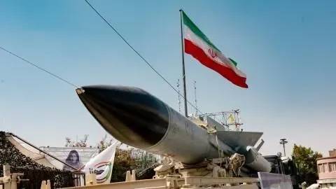 نائب قائد الحرس الثوري: مستويات إنتاج الأسلحة والذخائر في إيران شهدت تصاعداً كبيراً