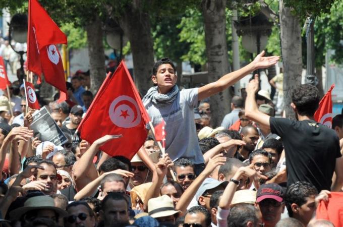 فيتش تخفض تصنيفها الائتماني لتونس