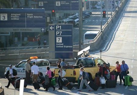 قتيل وعدد من الجرحى في حادثة اطلاق نار في مطار لوس انجلوس