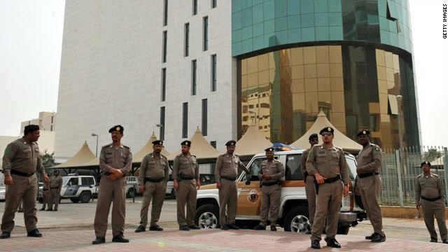 سجن 4 سعوديين ومصري بتهم "تكفير الدولة والحاكم"
