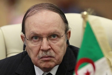 جميلة بوحيرد: إذا ترشح بوتفليقة لفترة رئاسة رابعة سأنزل إلى الشارع
