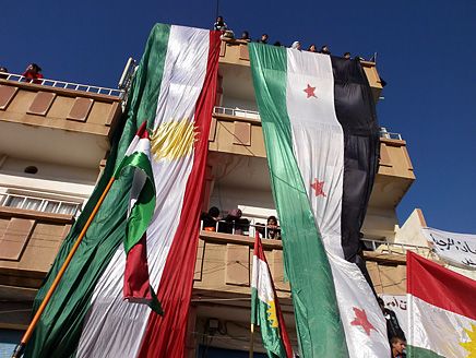 الأكراد السوريون يعلنون عن تشكيل مجلس حكم ذاتي انتقالي
