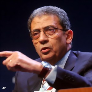 عمرو موسى: لا أسافر خارج مصر لأني في 