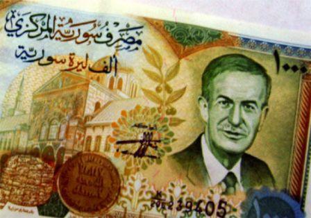 الدولار ينخفض في السوق السوداء نحو 10 ليرات ليصل الى 157 ليرة