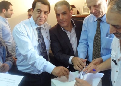 خزعل نقيباً للاطباء والبيطريين