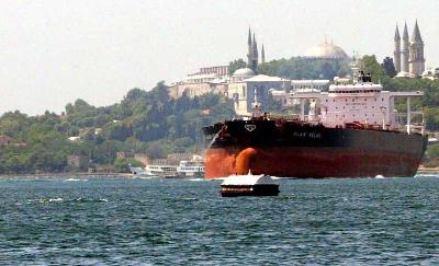 تركيا لا تعتزم تقليص وارداتها من النفط الايراني