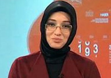 ظهور أول مذيعة محجبة في التلفزيون الرسمي التركي
