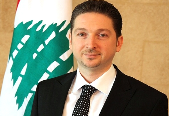 الشاب الذي أصيب أمام قصر كرامي ليس من مرافقي الوزير