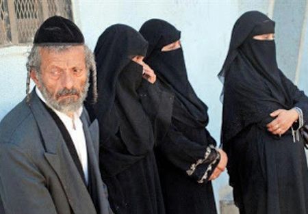 بالصور.. عندما تتحجب اليهوديات وتلبسن البرقع
