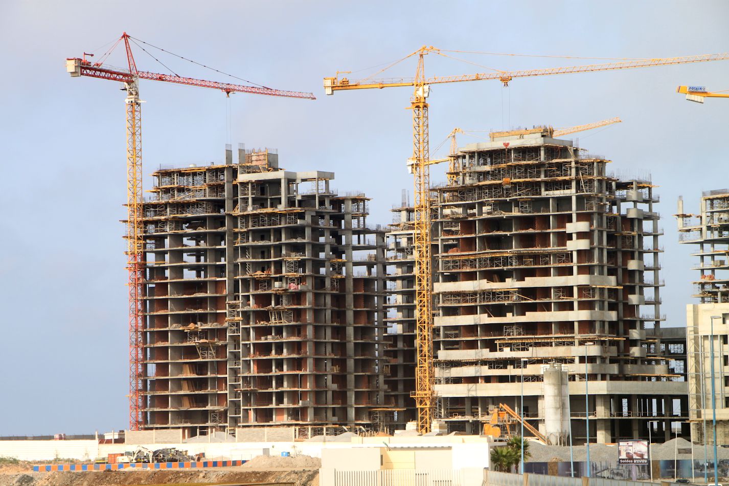 3.04 مليار دولار حجم الاستثمارات الأجنبية في المغرب