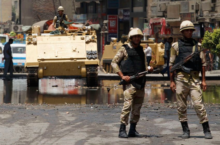 مقتل 12 جنديا وإصابة 35 في العريش 