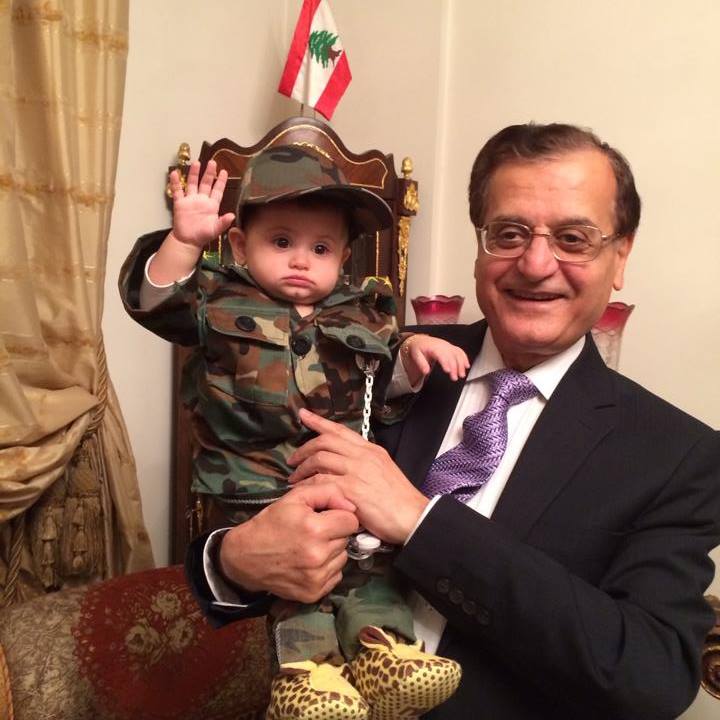 الوزير عدنان منصور يحتفل بعيد الإستقلال 