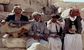 إجلاء 128 جريحاً إثر المعارك بين السلفيين والحوثيين في اليمن