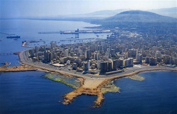 دوريات مؤللة وراجلة للجيش في طرابلس

