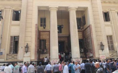 وقفة احتجاجية أمام محكمة عابدين في مصر
