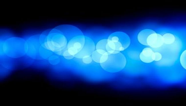 الضوء الأزرق ينافس قهوة الصباح