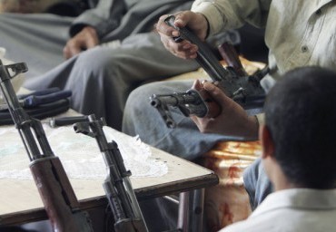 قتل ابنته الصغرى بالخطأ قبل سنوات.. فكرّرها مع الكبرى 