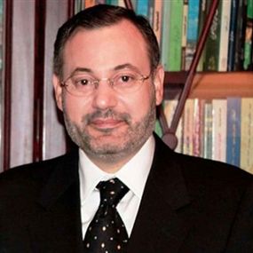  مذيع قناة الجزيرة مطلوب للإنتربول 