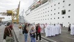 سياحة عمان تسجل لاول مرة عوائد بأكثر مليار دولار