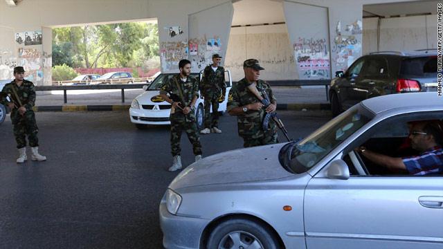 السّفارة البريطانية تعلّق خدماتها مؤقّتًا في ليبيا