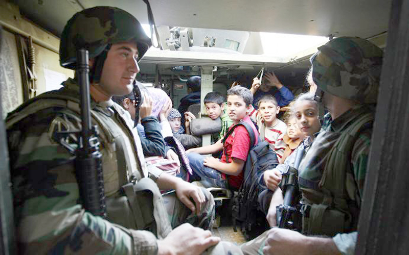 وضع طرابلس يتدهور والامور تخرج عن سيطرة الدولة...
تصاعد عدد القتلى والجرحى والسلاح بكميات كبيرة بين ايدي المسلحين...
مخيم عين الحلوة على خط التوتر : اشتباك مسلح بين «جند الشام» و«فتح»