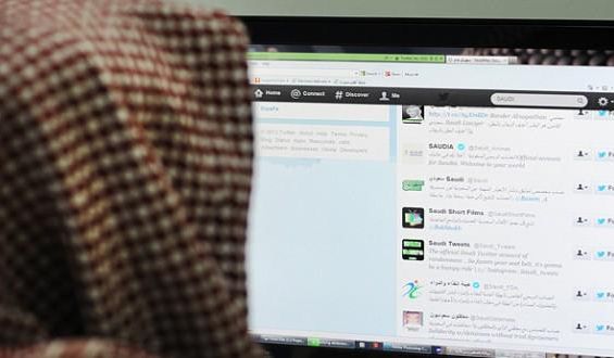 أكثر من نصف السعوديين لا يستطيعون الاستغناء عن «تويتر»