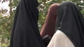 تغريم سياسية إيطالية لتنظيمها احتجاجًا ضد النقاب الإسلامي