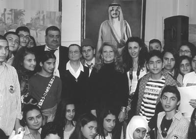 الصلح تحتفل مع طلاب ثانويّة السيّدة
للراهبات الأنطونيّات ــ النبطيّة بعيد الإستقلال