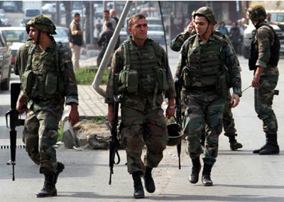 ألقوا بالمهمة الصعبة على الجيش والوفـاق السـياسي أمـام امتحـان ...
إصابة «اللينو» ومقتل مرافقه يشعلان عين الحلوة واليوم إضراب شامل ...
ميقاتي : طرابلس لن تتحول إلى وكر من أوكـار النظام السوري ...
الحريري: خرق حرمة الكنائس في سوريا مرفوض ولطرابلس مدينة منزوعة السلاح