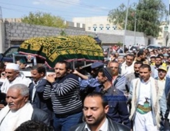 يمني يعود للحياة قبل دفنه بدقائق 