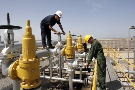ايران تعتزم زيادة انتاجها  من النفط الى 4 ملايين برميل يومياً