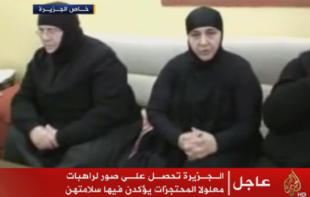 لماذا راهبات معلولا دون صلبان ؟