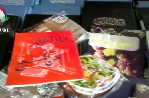 بالفيديو مصادرة كتب مقدسة من كنيسة في جرابلس 