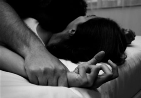اغتصب حماته بغياب زوجته