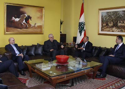 لحود ثمّن تضحيات المقاومة
رعد: كلّ ما تبغيه 14 آذار
أخذ البلاد الى فراغ رئاسي