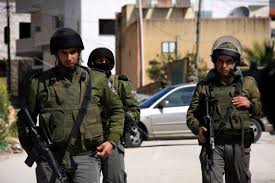 اعتقال جندي إسرائيلي يصدر تصاريح لفلسطينيين ممنوعين من الدخول