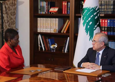 زارت رئيسي الجمهوريّة والحكومة وأبو فاعور
آموس شدّدت على الدعم المستمرّ للبنان
ودعم الجيش والمساعدة في إيواء اللاجئين