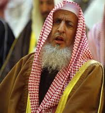 مفتي السعودية يؤكد أن من يفجر نفسه "مجرم" 
