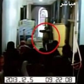 فيديو مرعب .. لحظة دخول القاعدة الى وزارة الدفاع اليمنية وقتل الناس وجها لوجه 