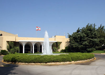 الاجندة الاميركية والغربية والاردنية للرئيس الجديد محاربة الارهاب قبل اي ملف اخر
الطامحون للرئاسة فتحوا خطوط التواصل مجدداً مع دمشق عبر مبعوثين ورسائل
مرشحون جسوا نبض سفراء سوريا وايران وحتى روسيا فاحالوهم الى السيد نصرالله