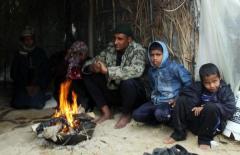 الأوبزرفر: غزة عائمة على البؤس في ظل العاصفة الكسا