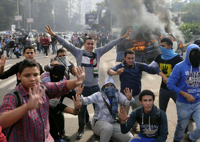 فئة قليلة من المسيسين ارهابياً تحاول ان تقطع الطريق على نهوض مصر وعودة مكانتها السياسية والمعنوية