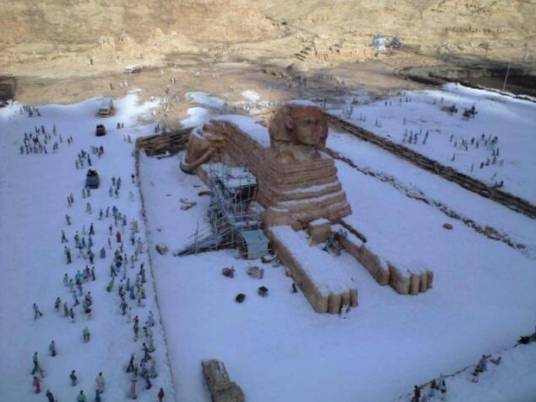صور الثلج على الأهرامات وأبوالهول مزيفة!