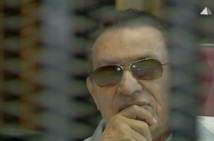 محكمة الجنايات المصرية تؤجل محاكمة مبارك