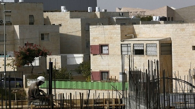 أبو ردينة: بناء المستوطنات أو تطويرها غير شرعي ولا نعترف به
