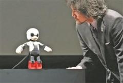 رجل آلي يحاور رائد فضاء 