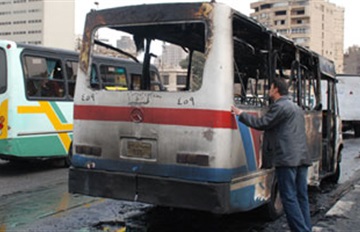 خمسة جرحى في هجوم بقنبلة على حافلة نقل عام بالقاهرة
