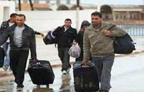ترحيل أربعة مهاجرين مصريين من مدينة الزنتان الليبية